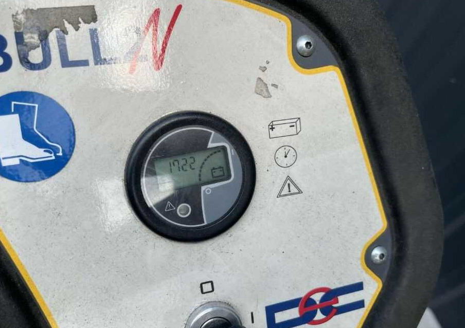 DEC BULL 2N - Chariot tracteur: photos 5 DEC BULL 2N - Chariot tracteur: photos 5