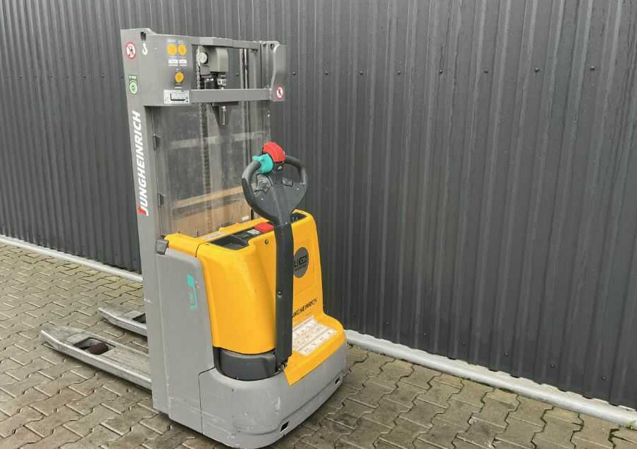 Jungheinrich EJC112 - Gerbeur: photos 3 Jungheinrich EJC112 - Gerbeur: photos 3