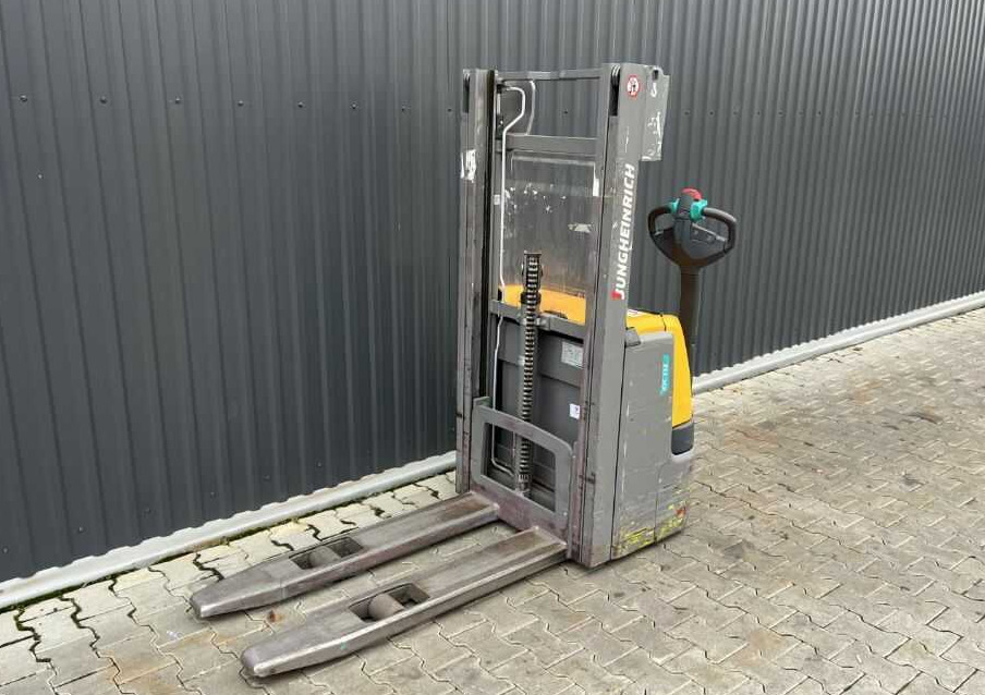 Jungheinrich EJC112 - Gerbeur: photos 1 Jungheinrich EJC112 - Gerbeur: photos 1