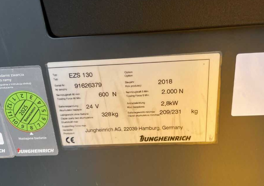 Jungheinrich EZS130 - Chariot tracteur: photos 4 Jungheinrich EZS130 - Chariot tracteur: photos 4