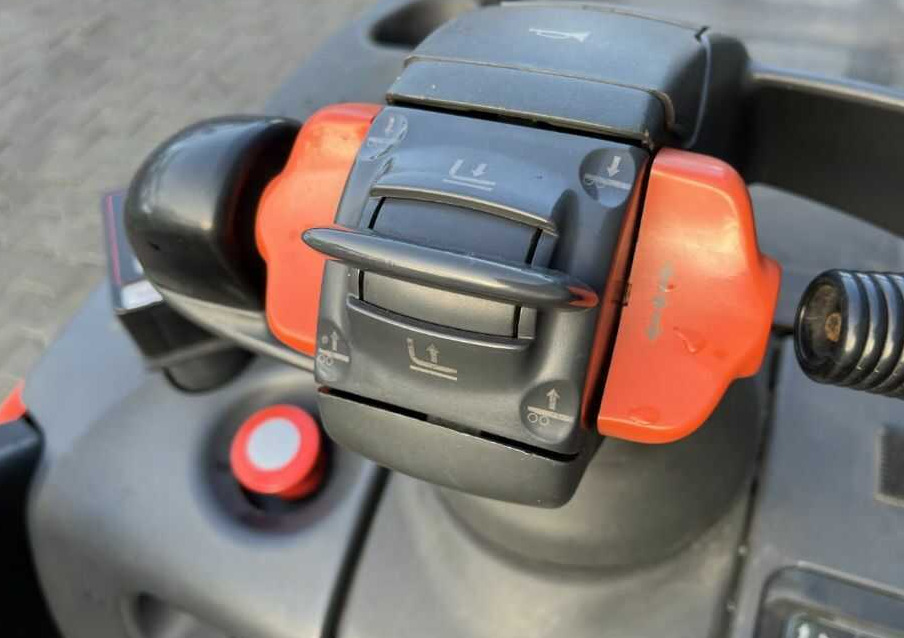 Linde D12SP - Gerbeur: photos 3 Linde D12SP - Gerbeur: photos 3