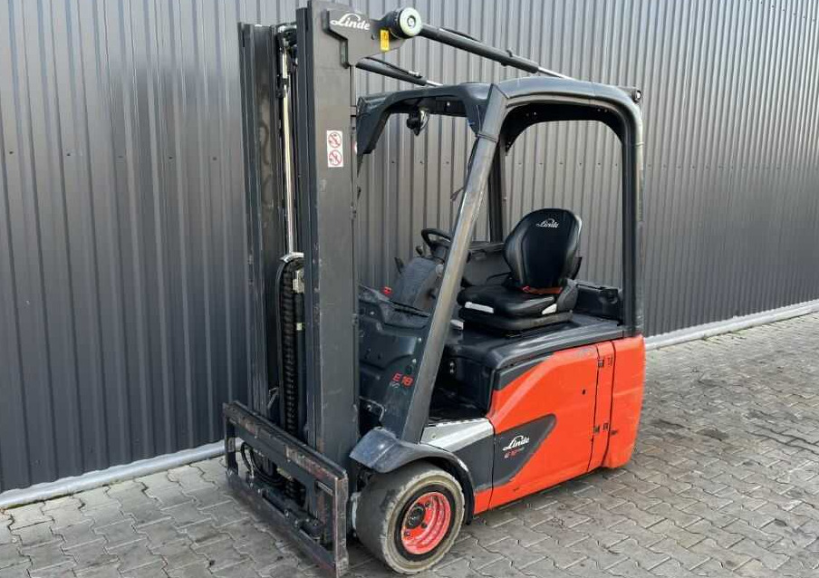 Linde E18-02 - Chariot élévateur électrique: photos 1 Linde E18-02 - Chariot élévateur électrique: photos 1