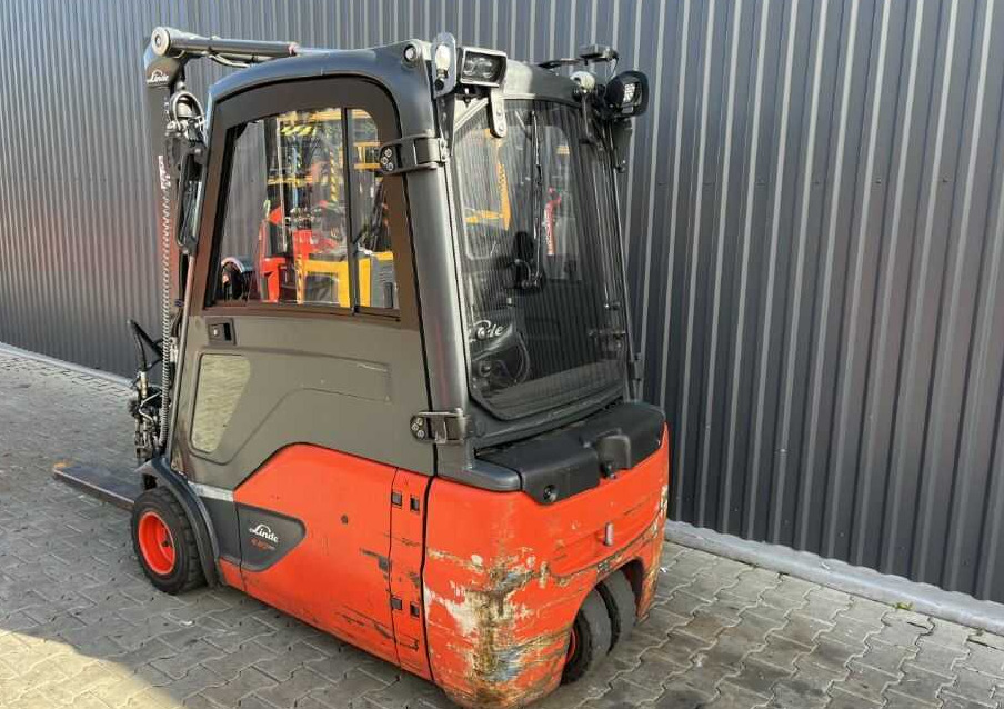 Linde E20L-02 - Chariot élévateur électrique: photos 3 Linde E20L-02 - Chariot élévateur électrique: photos 3