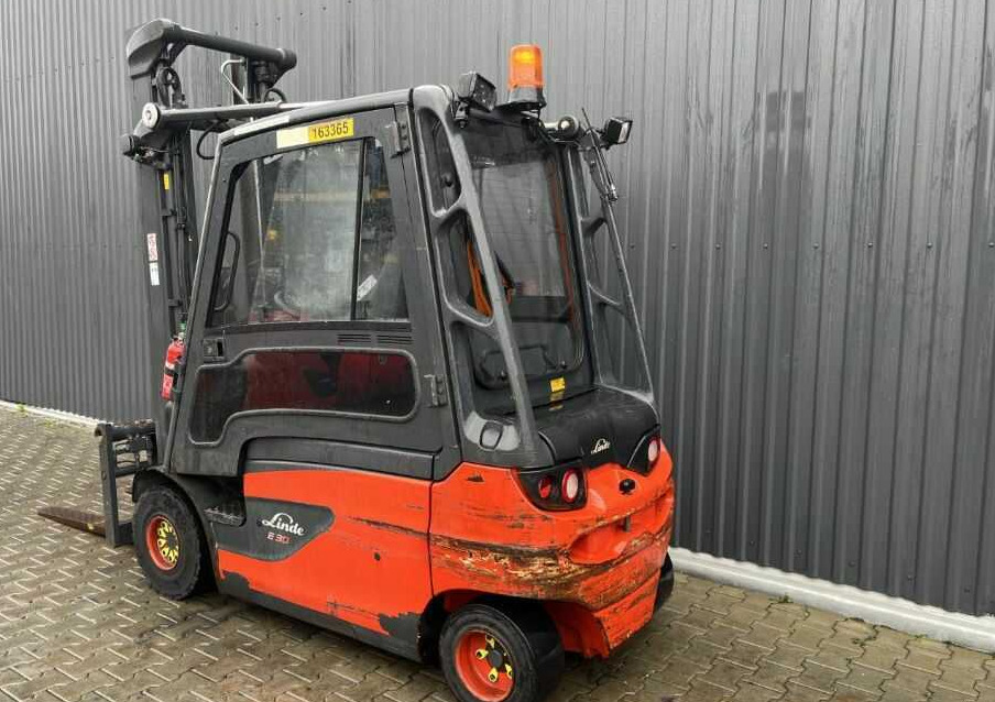 Linde E30-01 - Chariot élévateur électrique: photos 3 Linde E30-01 - Chariot élévateur électrique: photos 3