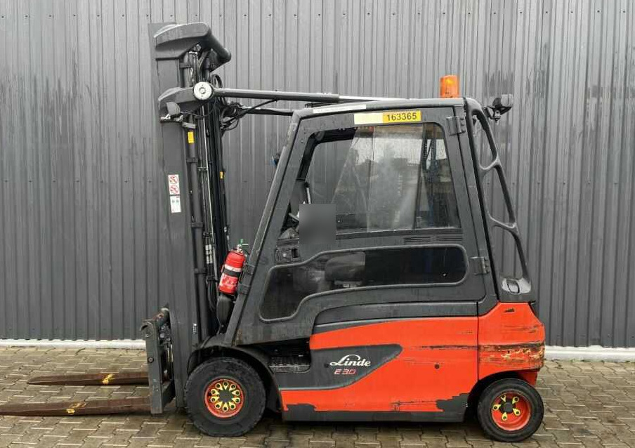 Linde E30-01 - Chariot élévateur électrique: photos 2 Linde E30-01 - Chariot élévateur électrique: photos 2