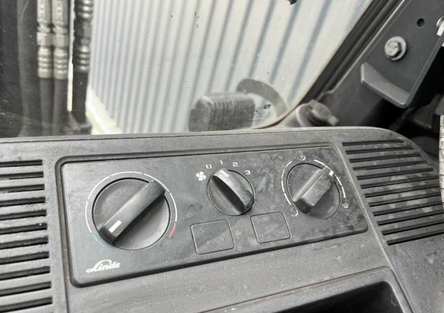 Linde E35HL-01 - Chariot élévateur électrique: photos 5 Linde E35HL-01 - Chariot élévateur électrique: photos 5