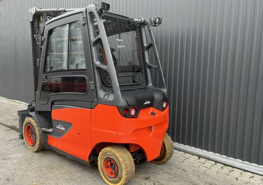 Linde E40H-01/600 - Chariot élévateur électrique: photos 3 Linde E40H-01/600 - Chariot élévateur électrique: photos 3