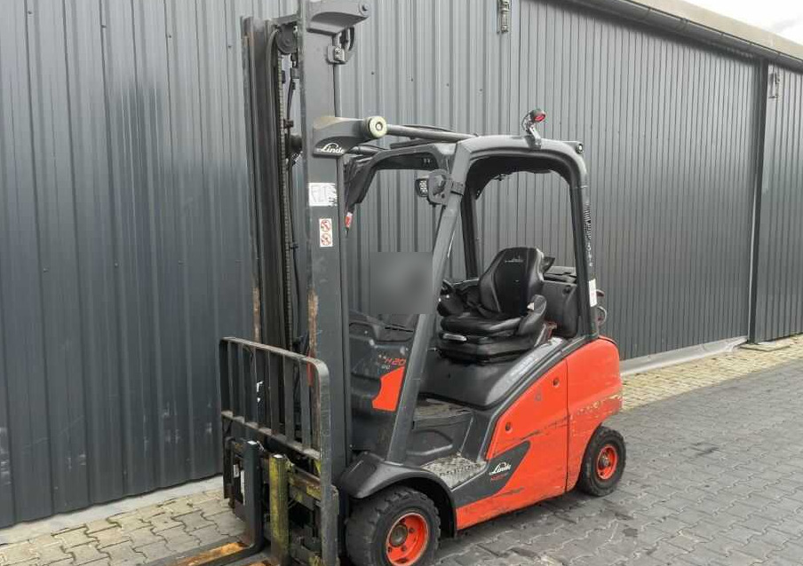 Linde H20T-01 - Chariot élévateur à gaz: photos 1 Linde H20T-01 - Chariot élévateur à gaz: photos 1