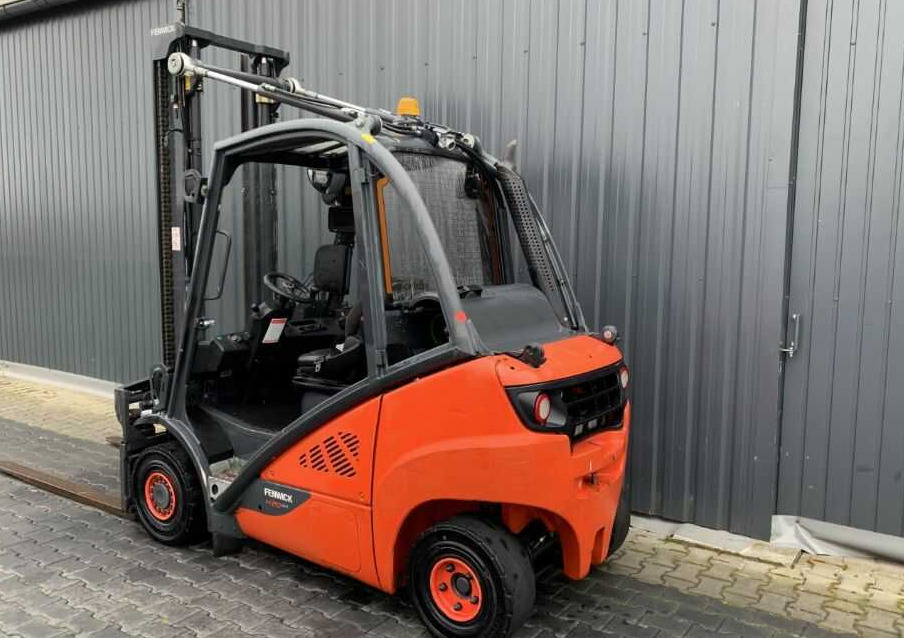 Linde H20T-02/600 - Chariot élévateur à gaz: photos 3 Linde H20T-02/600 - Chariot élévateur à gaz: photos 3