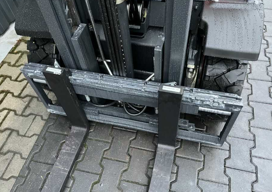 Linde H25T-02 - Chariot élévateur à gaz: photos 2 Linde H25T-02 - Chariot élévateur à gaz: photos 2