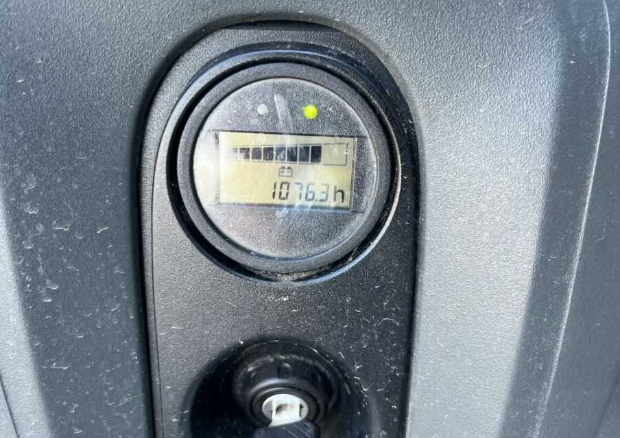 Linde L12 - Gerbeur: photos 3 Linde L12 - Gerbeur: photos 3