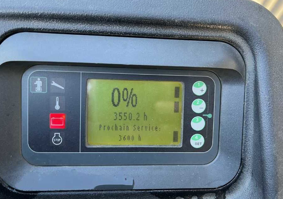 Linde P30C - Chariot tracteur: photos 1 Linde P30C - Chariot tracteur: photos 1