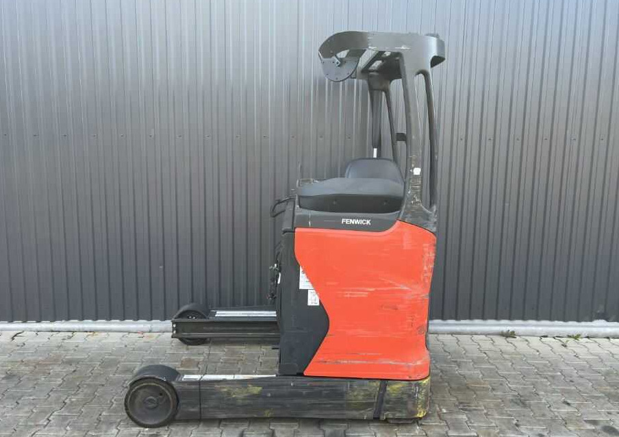 Linde R14-01 - Chariot à mât rétractable: photos 2 Linde R14-01 - Chariot à mât rétractable: photos 2