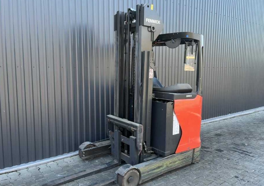 Linde R14-01 - Chariot à mât rétractable: photos 1 Linde R14-01 - Chariot à mât rétractable: photos 1