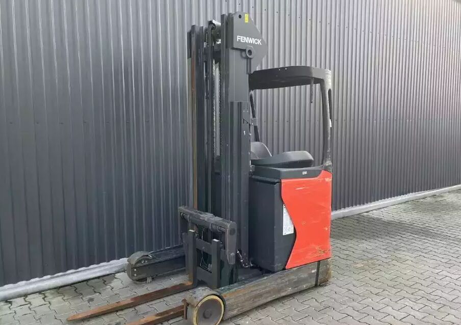 Linde R14 - Chariot à mât rétractable: photos 1 Linde R14 - Chariot à mât rétractable: photos 1