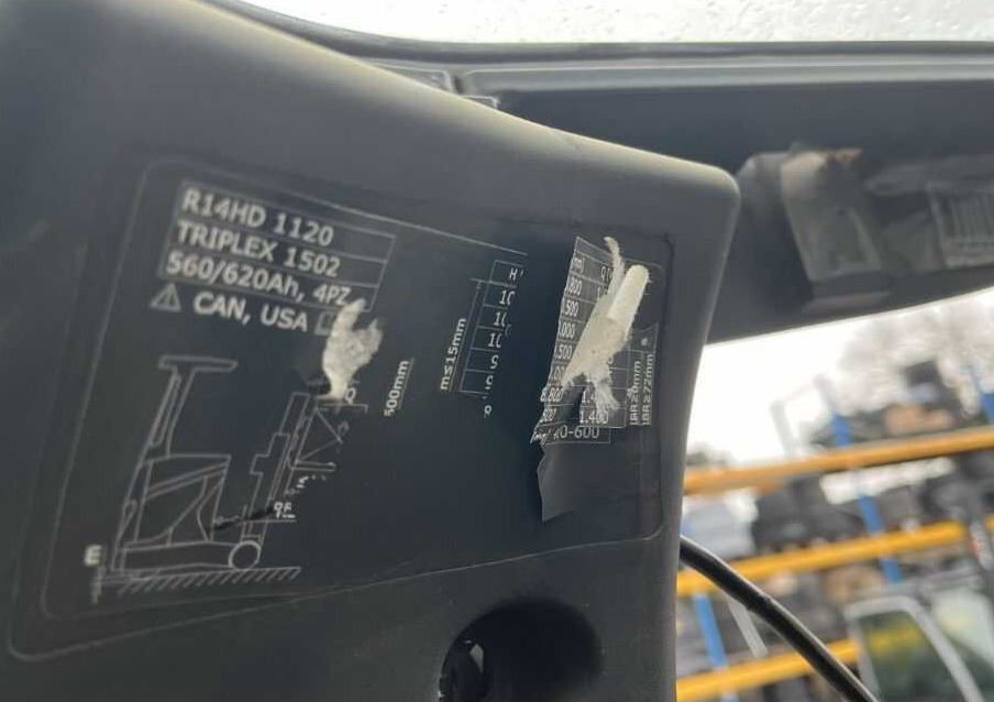 Linde R14HD-01 - Chariot à mât rétractable: photos 5 Linde R14HD-01 - Chariot à mât rétractable: photos 5