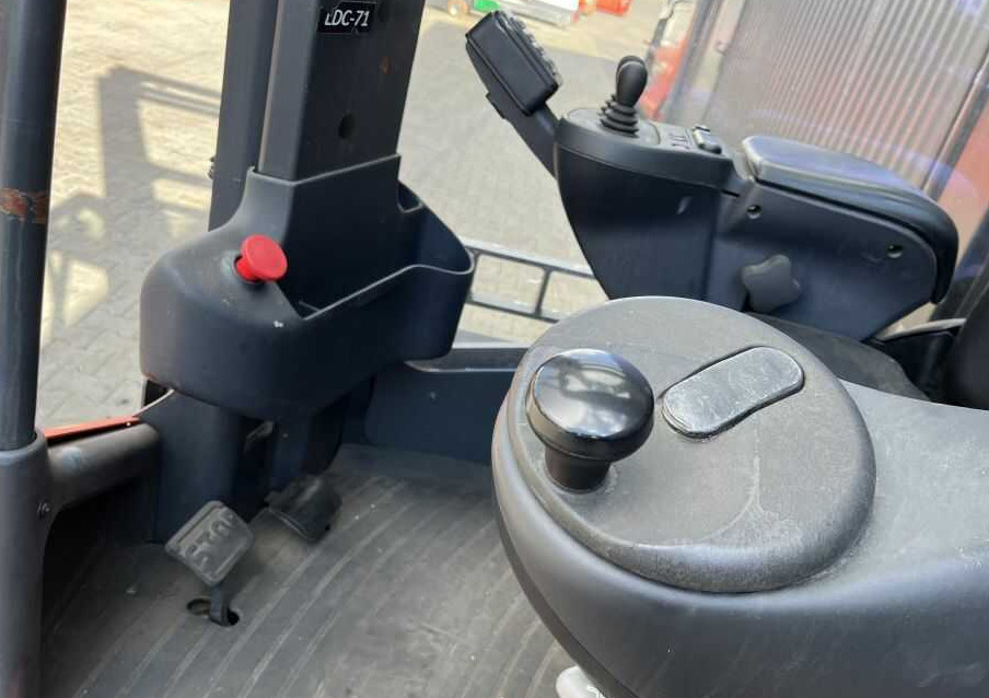 Chariot à mât rétractable Linde R14X: photos 8 Chariot à mât rétractable Linde R14X: photos 8