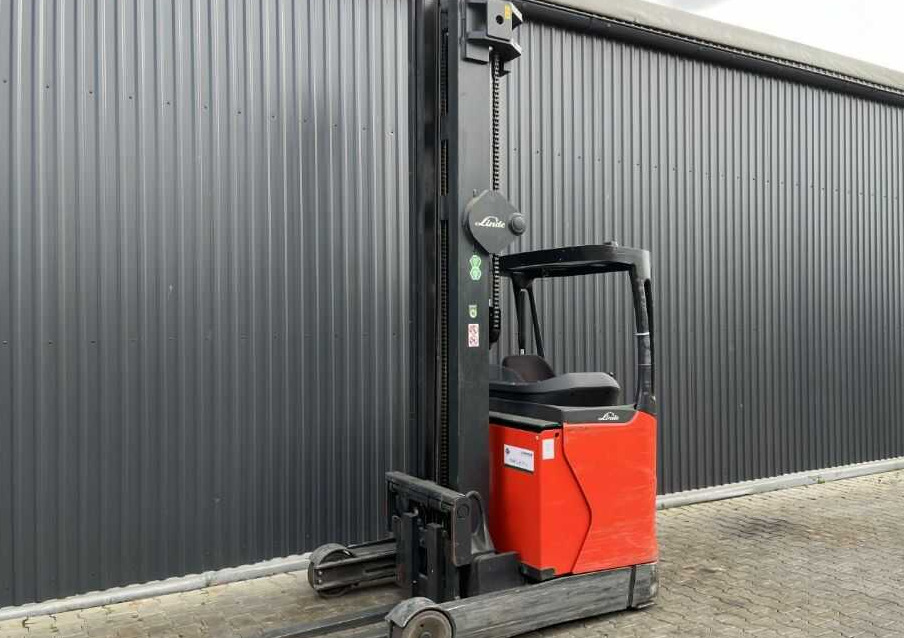 Linde R16HD-01 - Chariot à mât rétractable: photos 1 Linde R16HD-01 - Chariot à mât rétractable: photos 1