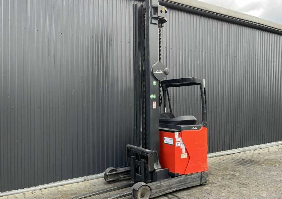 Linde R16HD-01 - Chariot à mât rétractable: photos 1 Linde R16HD-01 - Chariot à mât rétractable: photos 1