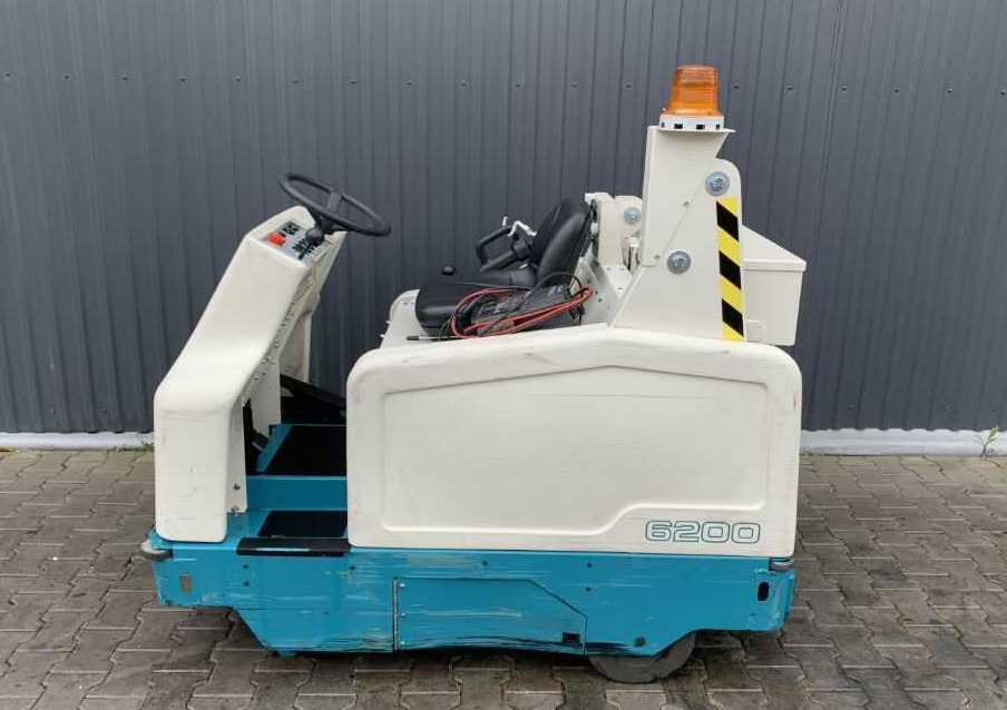 Tennant 6200 - Balayeuse industrielle: photos 2 Tennant 6200 - Balayeuse industrielle: photos 2