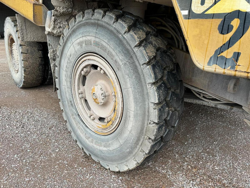 Tombereau rigide Caterpillar 771D: photos 17