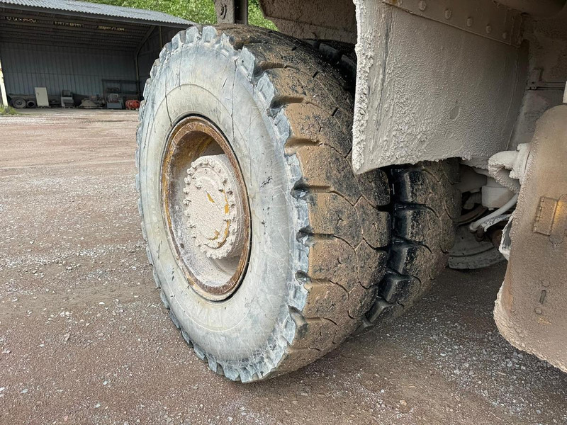 Tombereau rigide Caterpillar 771D: photos 18