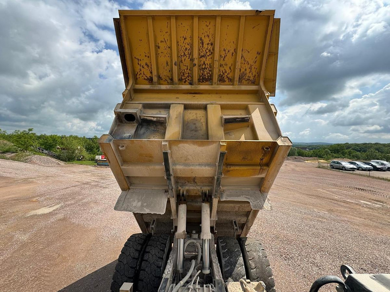 Tombereau rigide Caterpillar 771D: photos 9