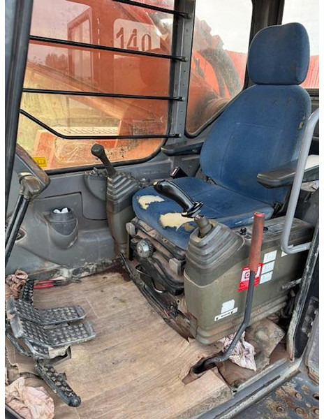 Hitachi ZX650LCH - Pelle sur chenille: photos 5 Hitachi ZX650LCH - Pelle sur chenille: photos 5