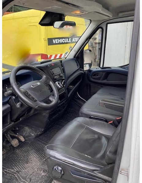 Iveco 35C18 - Camion benne: photos 2 Iveco 35C18 - Camion benne: photos 2