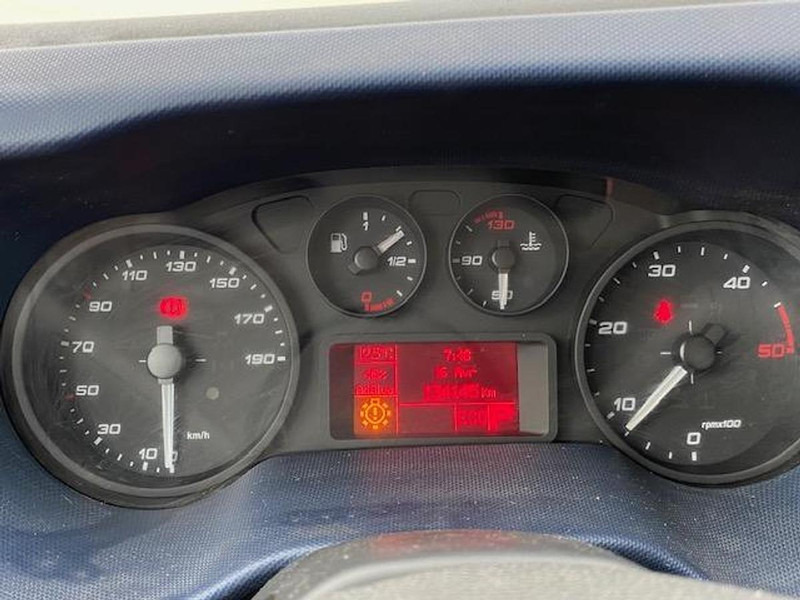 Iveco 35C18 - Camion benne: photos 1 Iveco 35C18 - Camion benne: photos 1