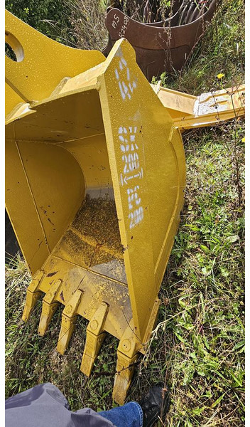 Komatsu PC200 - Godet: photos 3 Komatsu PC200 - Godet: photos 3