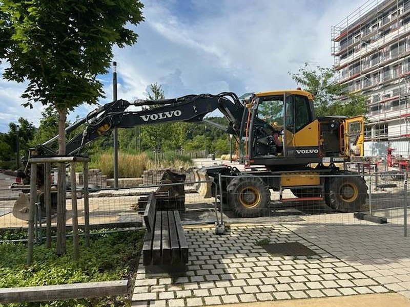 Volvo EWR150E - Pelle sur pneus: photos 1 Volvo EWR150E - Pelle sur pneus: photos 1