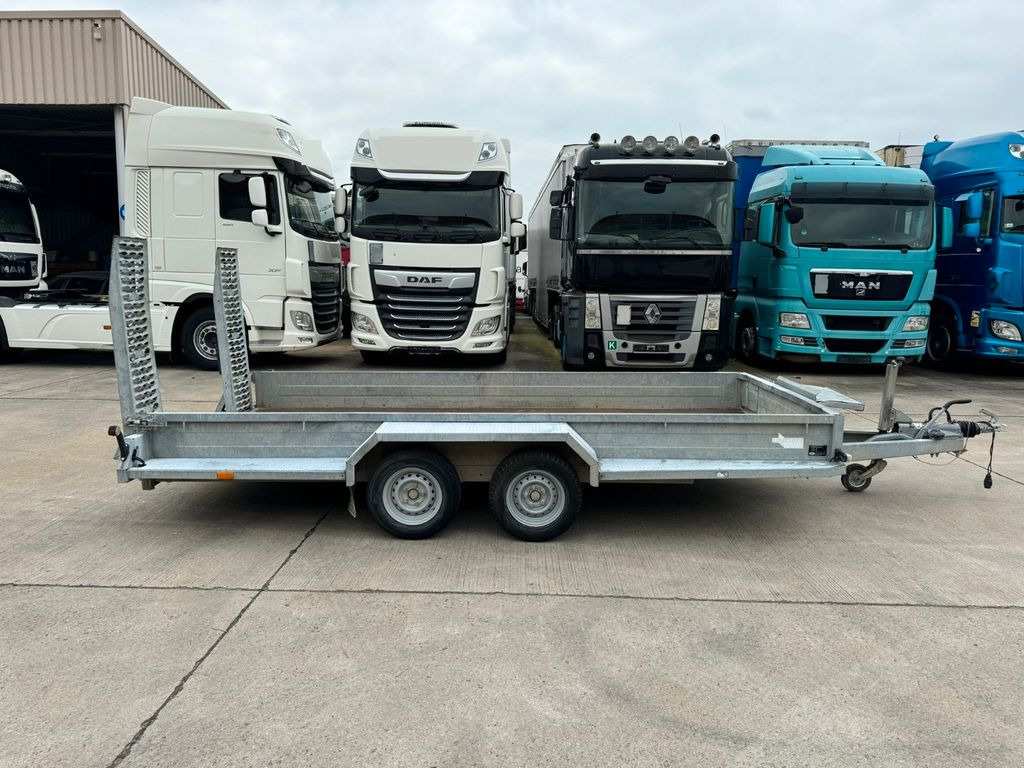 Saris TIEFLADER MIT RAMPEN*TÜV*4 M LANG*TROMMELBREMSEN - Remorque porte-engin surbaissée: photos 4 Saris TIEFLADER MIT RAMPEN*TÜV*4 M LANG*TROMMELBREMSEN - Remorque porte-engin surbaissée: photos 4