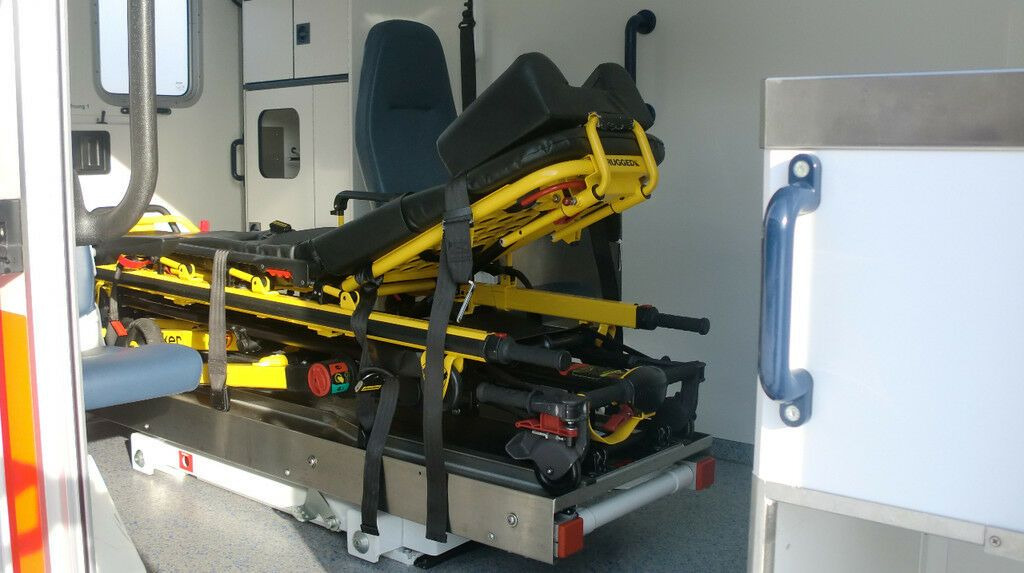 Mercedes-Benz Sprinter 516 CDI 4x4 WAS Koffer // Garantie // Mercedes-Benz Sprinter 516 CDI 4x4 WAS Koffer // Garantie // - Ambulance: photos 5 Mercedes-Benz Sprinter 516 CDI 4x4 WAS Koffer // Garantie // Mercedes-Benz Sprinter 516 CDI 4x4 WAS Koffer // Garantie // - Ambulance: photos 5