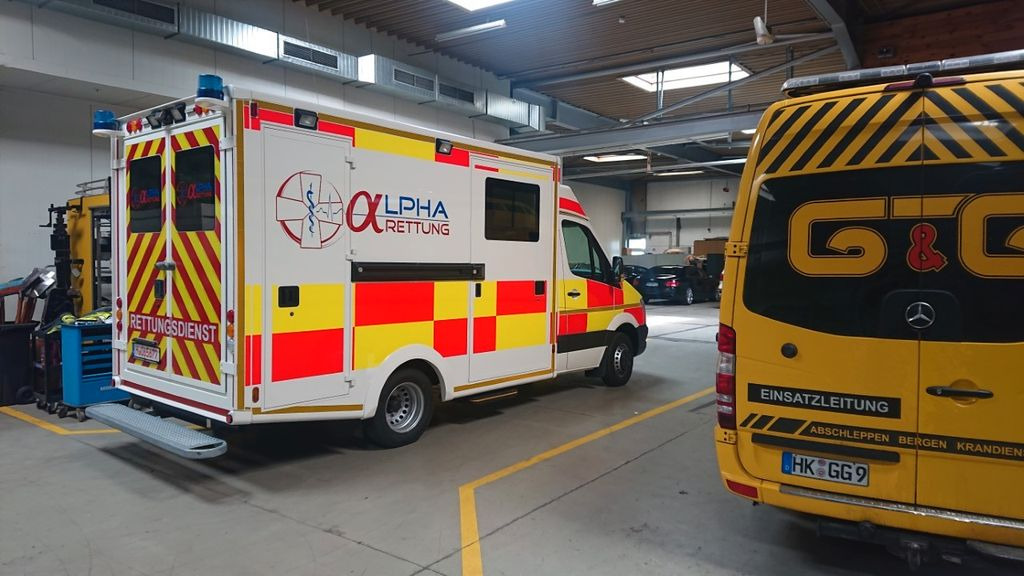 Mercedes-Benz Sprinter 519 ATM 0 KM WAS Koffer Mercedes-Benz Sprinter 519 ATM 0 KM WAS Koffer - Ambulance: photos 1 Mercedes-Benz Sprinter 519 ATM 0 KM WAS Koffer Mercedes-Benz Sprinter 519 ATM 0 KM WAS Koffer - Ambulance: photos 1