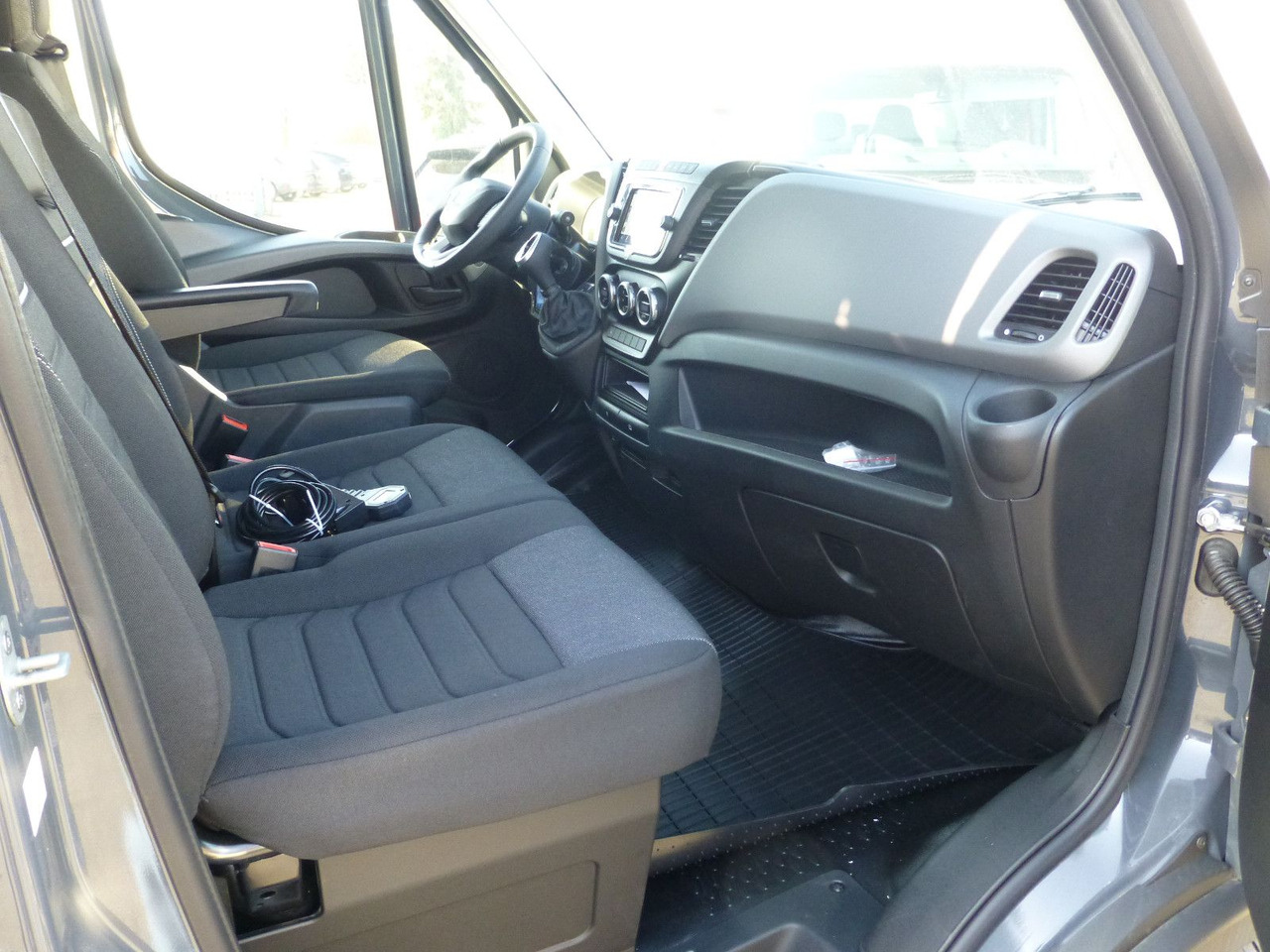 Remorqueuse Iveco Daily 35S18 Autotransporter  NAVI Schlafkabine: photos 18