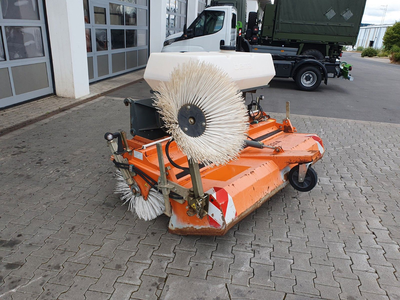 Bema 25 Dual Kehrmaschine / 2.050 mm / 2020 - Brosse: photos 4 Bema 25 Dual Kehrmaschine / 2.050 mm / 2020 - Brosse: photos 4