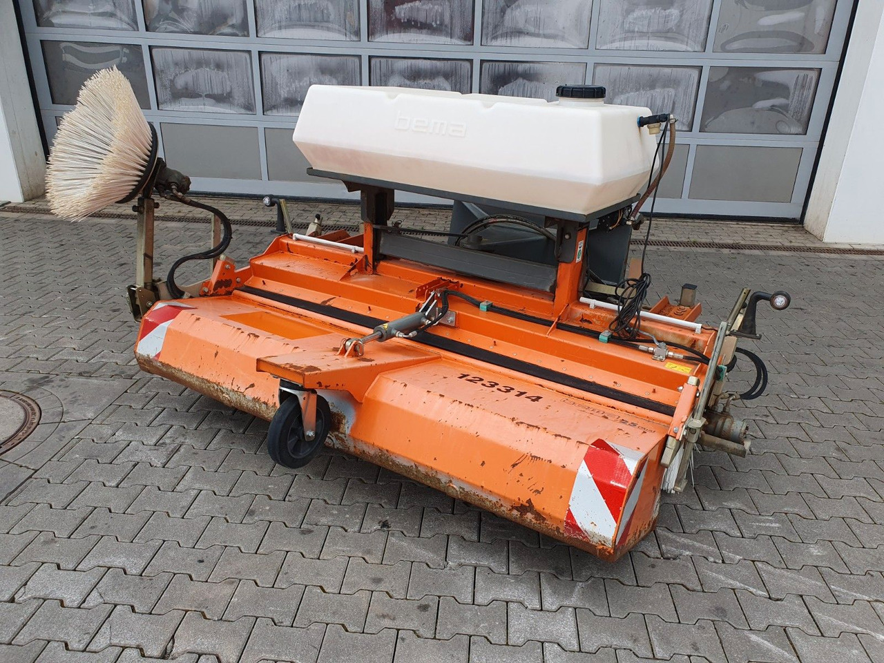 Bema 25 Dual Kehrmaschine / 2.050 mm / 2020 - Brosse: photos 2 Bema 25 Dual Kehrmaschine / 2.050 mm / 2020 - Brosse: photos 2