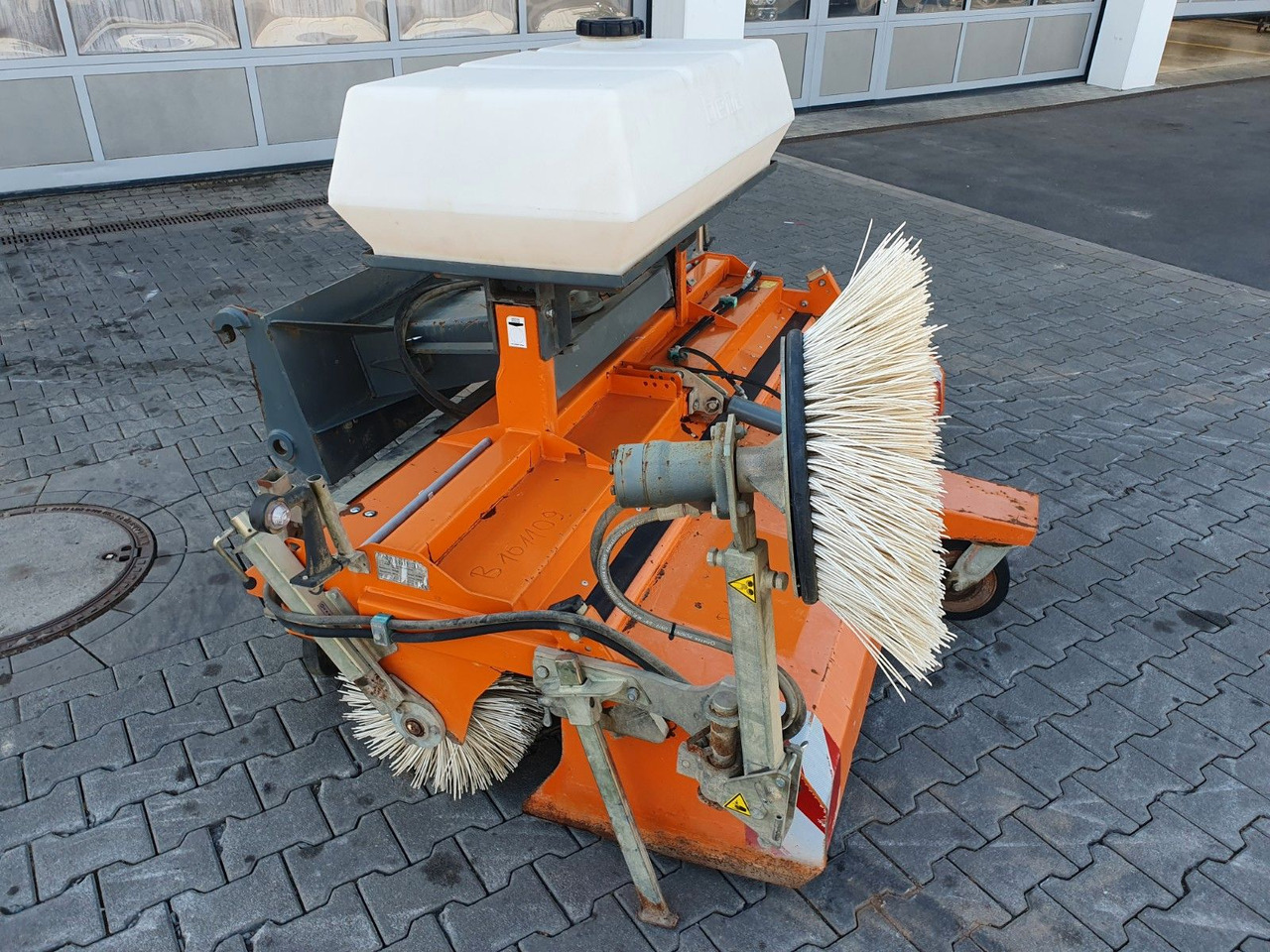 Bema 25 Dual Kehrmaschine / 2.050 mm / 2020 - Brosse: photos 3 Bema 25 Dual Kehrmaschine / 2.050 mm / 2020 - Brosse: photos 3