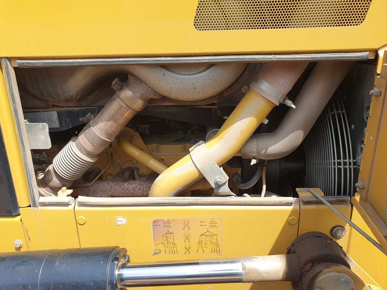 Bulldozer CAT D6N LGP / 8.524h / Klappschild / Ripper: photos 10
