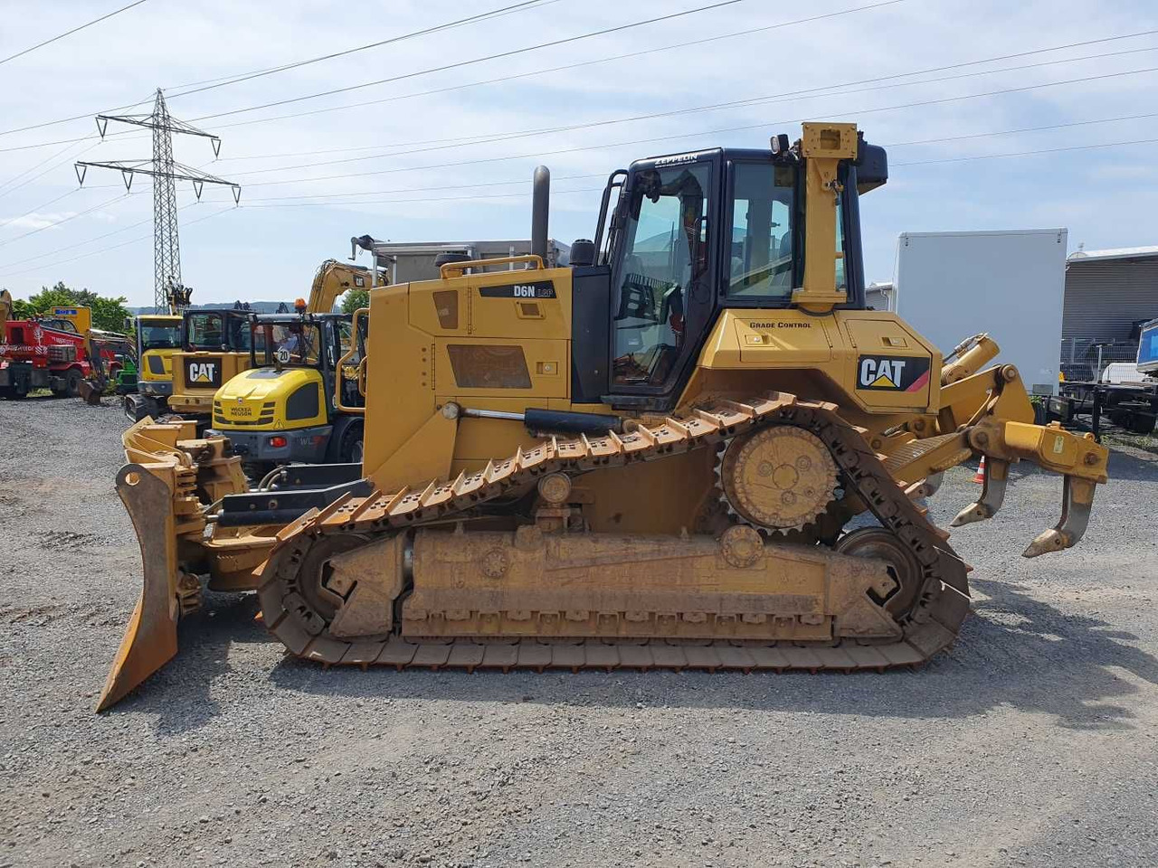 CAT D6N LGP / 8.524h / Klappschild / Ripper - Bulldozer: photos 2 CAT D6N LGP / 8.524h / Klappschild / Ripper - Bulldozer: photos 2