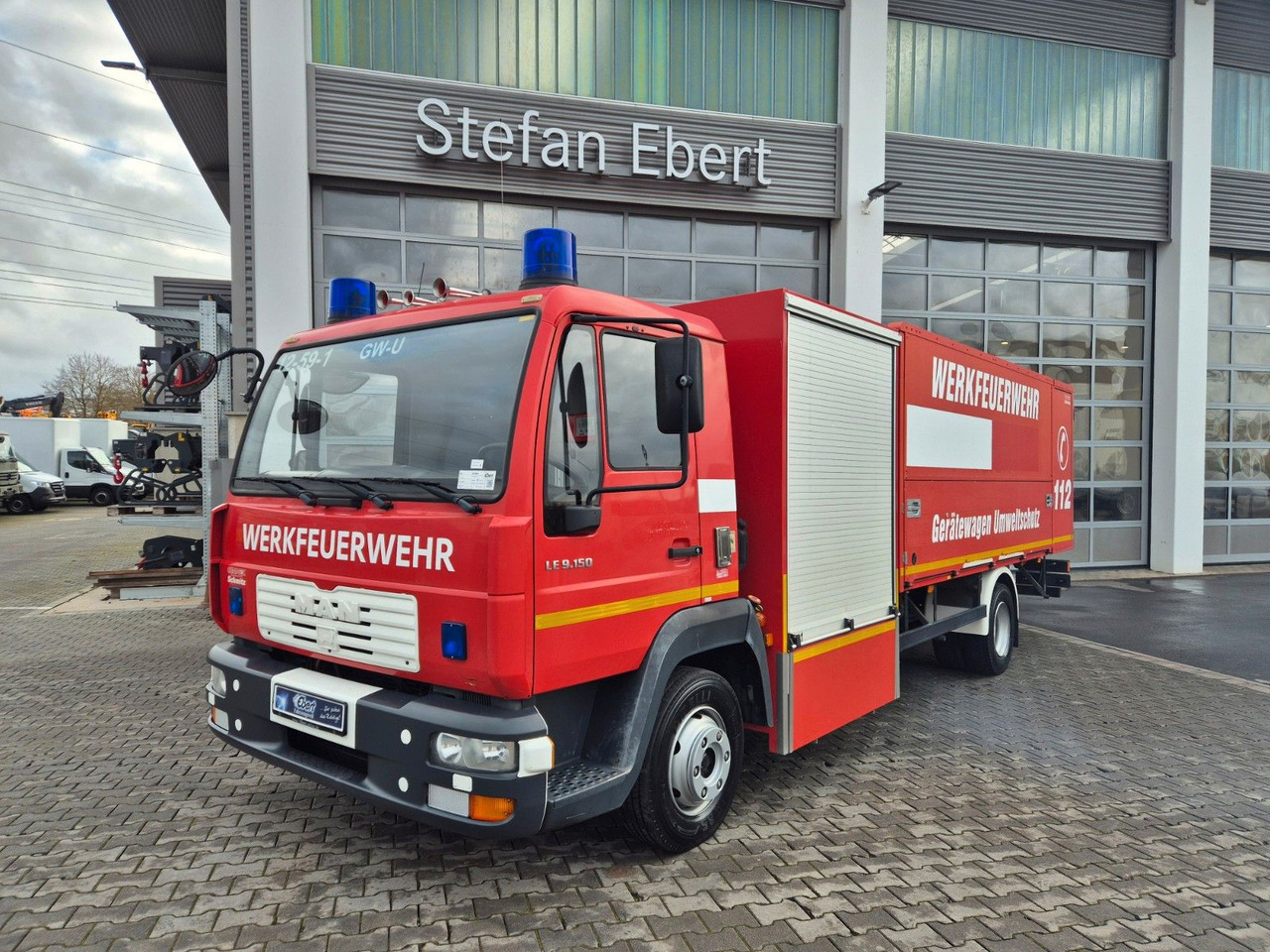 MAN LE 9.150 Feuerwehr Schmitz GW-6 Gerätewagen - Camion: photos 1 MAN LE 9.150 Feuerwehr Schmitz GW-6 Gerätewagen - Camion: photos 1
