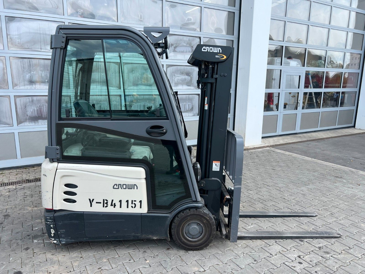 Crown SCT6020-1.3 / Triplex 4,3m / 1.227h / 2017 - Chariot élévateur électrique: photos 2 Crown SCT6020-1.3 / Triplex 4,3m / 1.227h / 2017 - Chariot élévateur électrique: photos 2