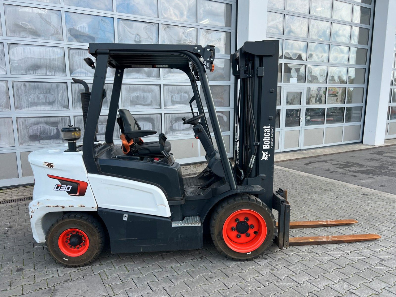 Doosan D30NXS / nur 482h! / 12.2023 / SS - Chariot élévateur électrique: photos 3 Doosan D30NXS / nur 482h! / 12.2023 / SS - Chariot élévateur électrique: photos 3