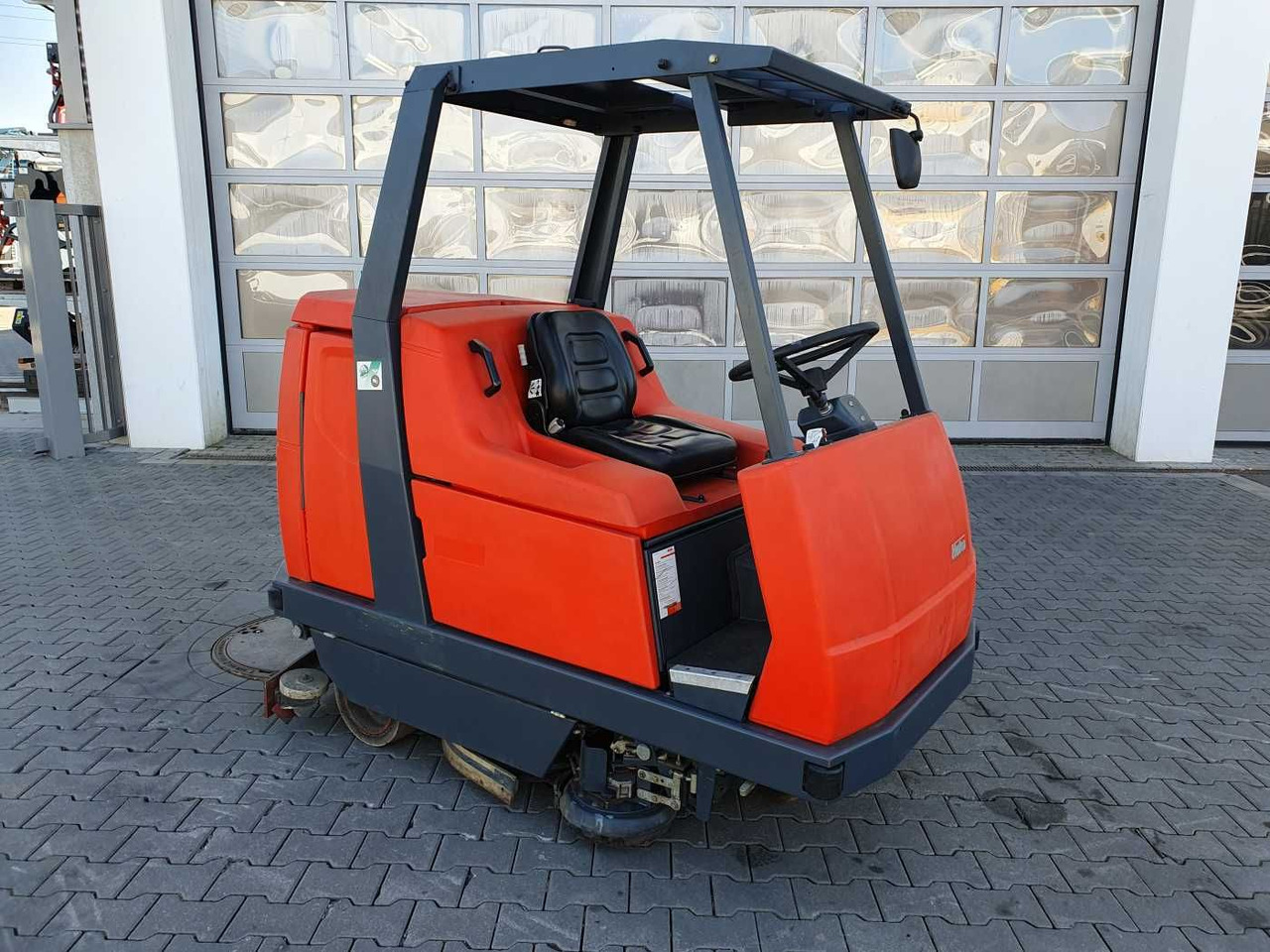 Hakomatic B 1100 / nur 704h! / 2006 - Autolaveuse: photos 2 Hakomatic B 1100 / nur 704h! / 2006 - Autolaveuse: photos 2