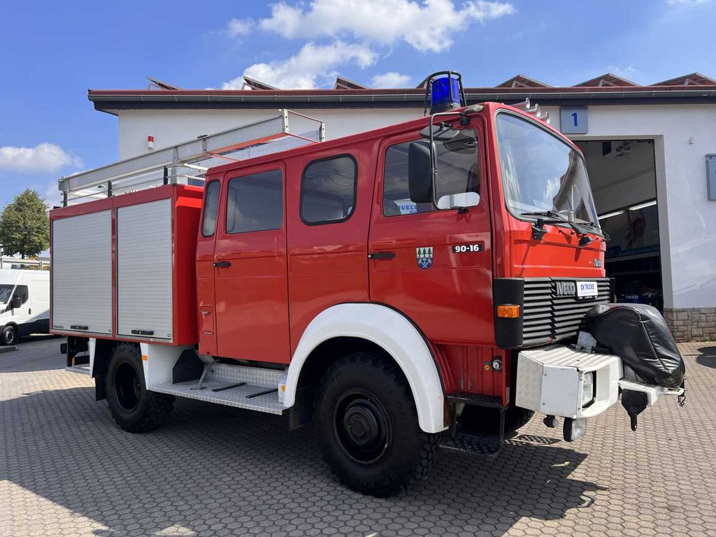 Iveco 75-16 AW 4x4 LF8 Feuerwehr Standheizung 9 Sitze - Camion de pompier: photos 5 Iveco 75-16 AW 4x4 LF8 Feuerwehr Standheizung 9 Sitze - Camion de pompier: photos 5