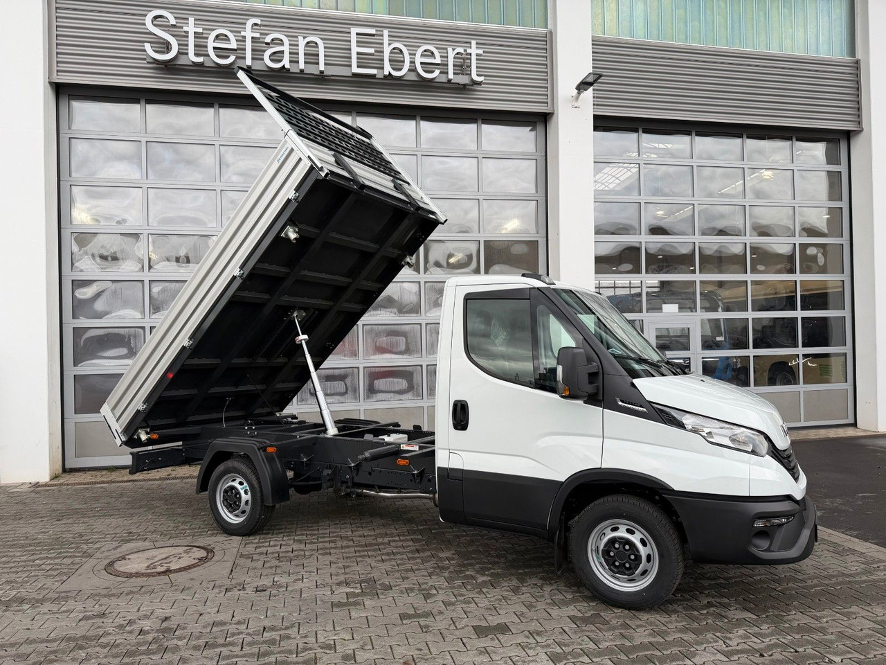 Iveco Daily 35S14 A8*R3.450mm*Automatik*Kamera*2Sitze* - Utilitaire benne: photos 2 Iveco Daily 35S14 A8*R3.450mm*Automatik*Kamera*2Sitze* - Utilitaire benne: photos 2