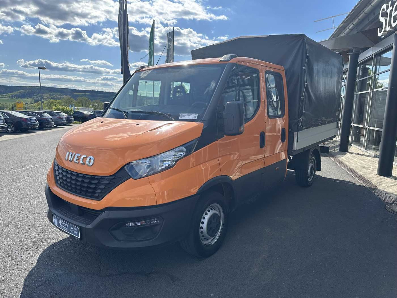 Iveco Daily 35S14 Pritsche+Plane *AHK*Ladekran*7-Sitze - Utilitaire rideaux coulissants (PLSC): photos 3 Iveco Daily 35S14 Pritsche+Plane *AHK*Ladekran*7-Sitze - Utilitaire rideaux coulissants (PLSC): photos 3