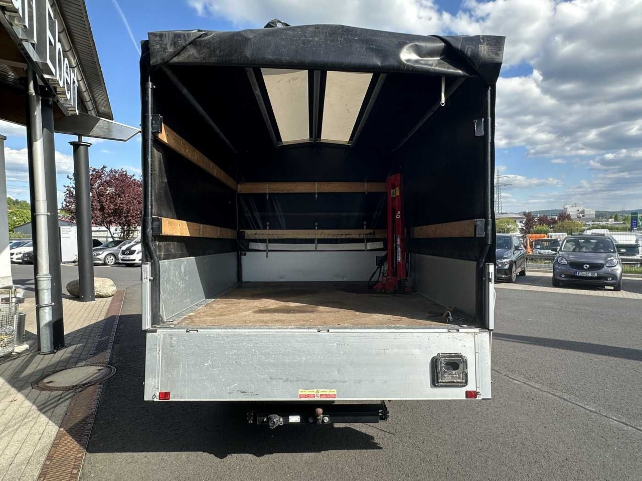 Iveco Daily 35S14 Pritsche+Plane *AHK*Ladekran*7-Sitze - Utilitaire rideaux coulissants (PLSC): photos 5 Iveco Daily 35S14 Pritsche+Plane *AHK*Ladekran*7-Sitze - Utilitaire rideaux coulissants (PLSC): photos 5