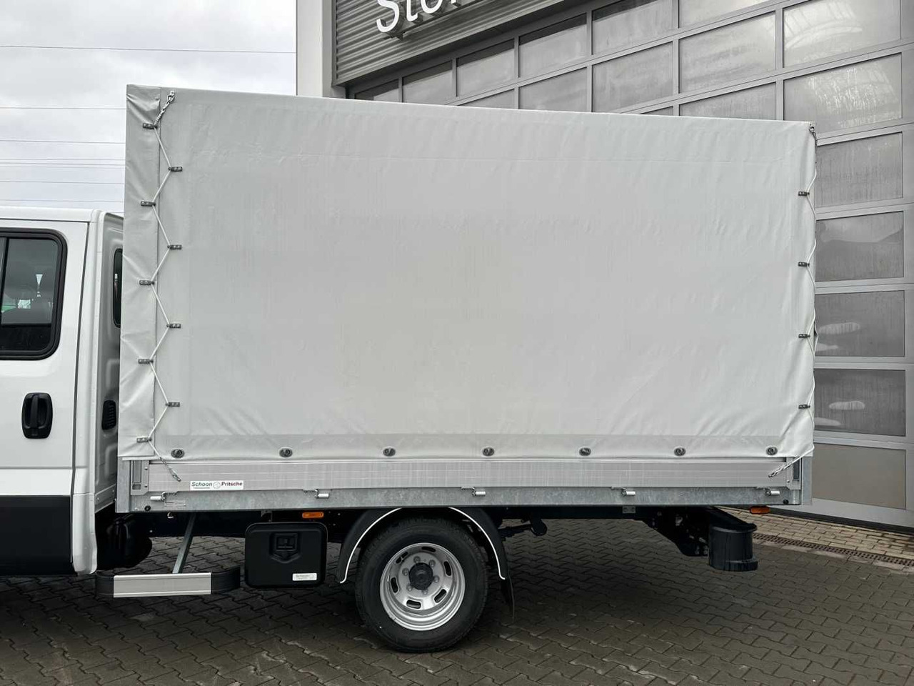 Iveco Daily 50C18H A8 DoKa *AHK*Automatik*7-Sitze* - Utilitaire plateau, Utilitaire double cabine: photos 5 Iveco Daily 50C18H A8 DoKa *AHK*Automatik*7-Sitze* - Utilitaire plateau, Utilitaire double cabine: photos 5